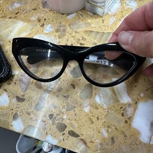 Gucci eyes glasses,